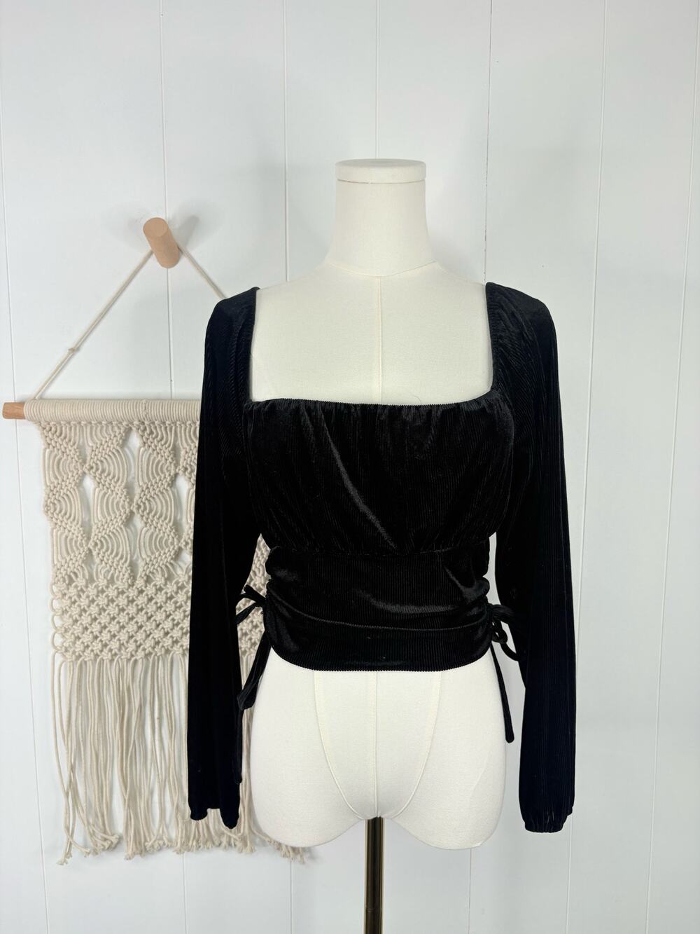❣️5/$25 Black Velvet Tie Side Top Small Ribbed Long Sleeve Square Neck